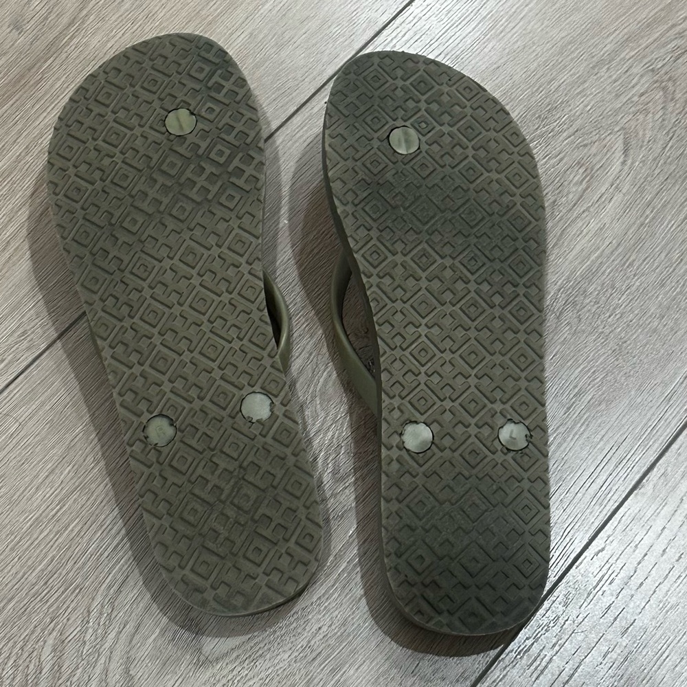 Tory Burch Emory gold logo Italian khaki & orange flip flop Sandals - Picture 5 of 6